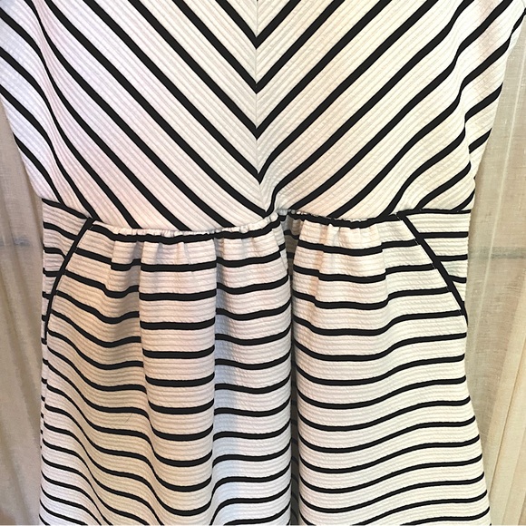 Anthropologie Maeve Mitred Diamond Striped Dress Size 6 - Picture 4 of 11